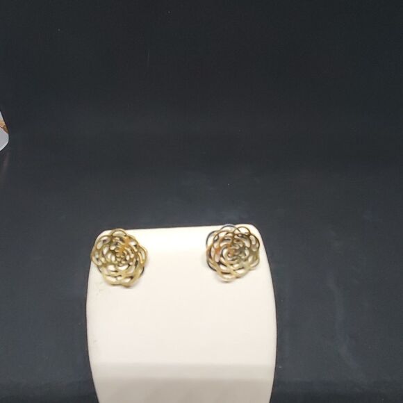 Delicate Gold Tone & Silver Tone Flower Earrings - Picture 1 of 3
